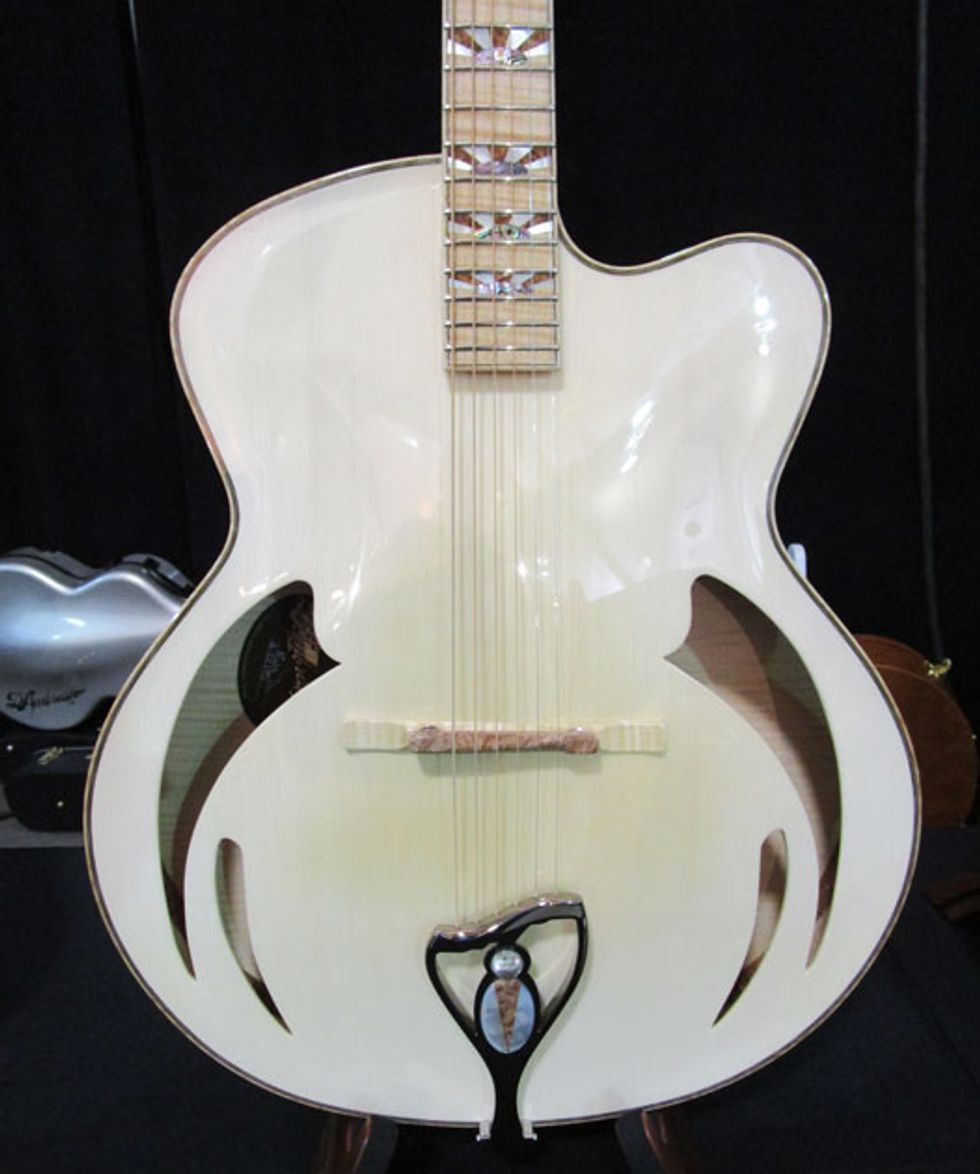 05_PG_GALL_SB_DAmbrosio-Guitars_WEB.jpg