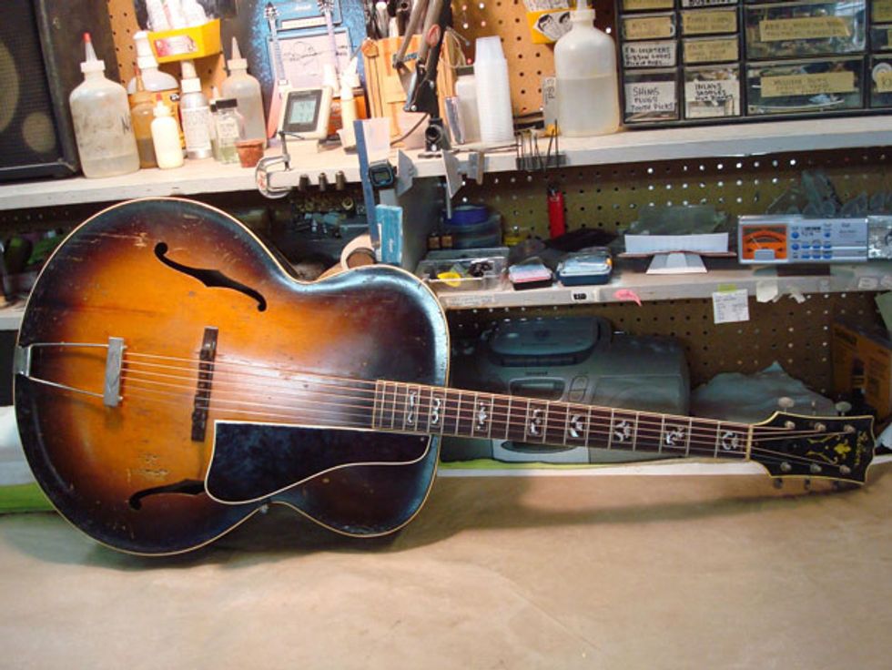 09Jun15_SPON_LesPaul_Archtop_WEB.jpg