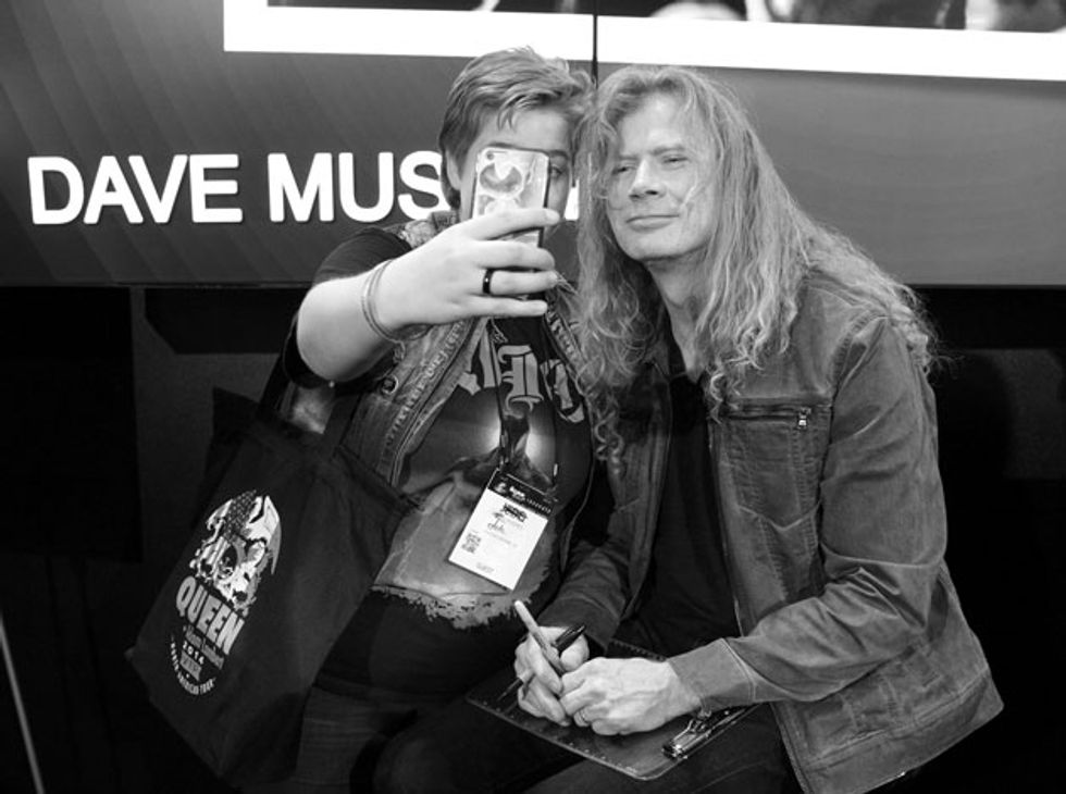 14-Dave-Mustaine-Selfie.jpg
