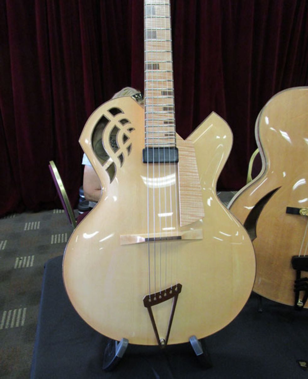 19_PG_GALL_SB_Latain-Guitars_WEB.jpg
