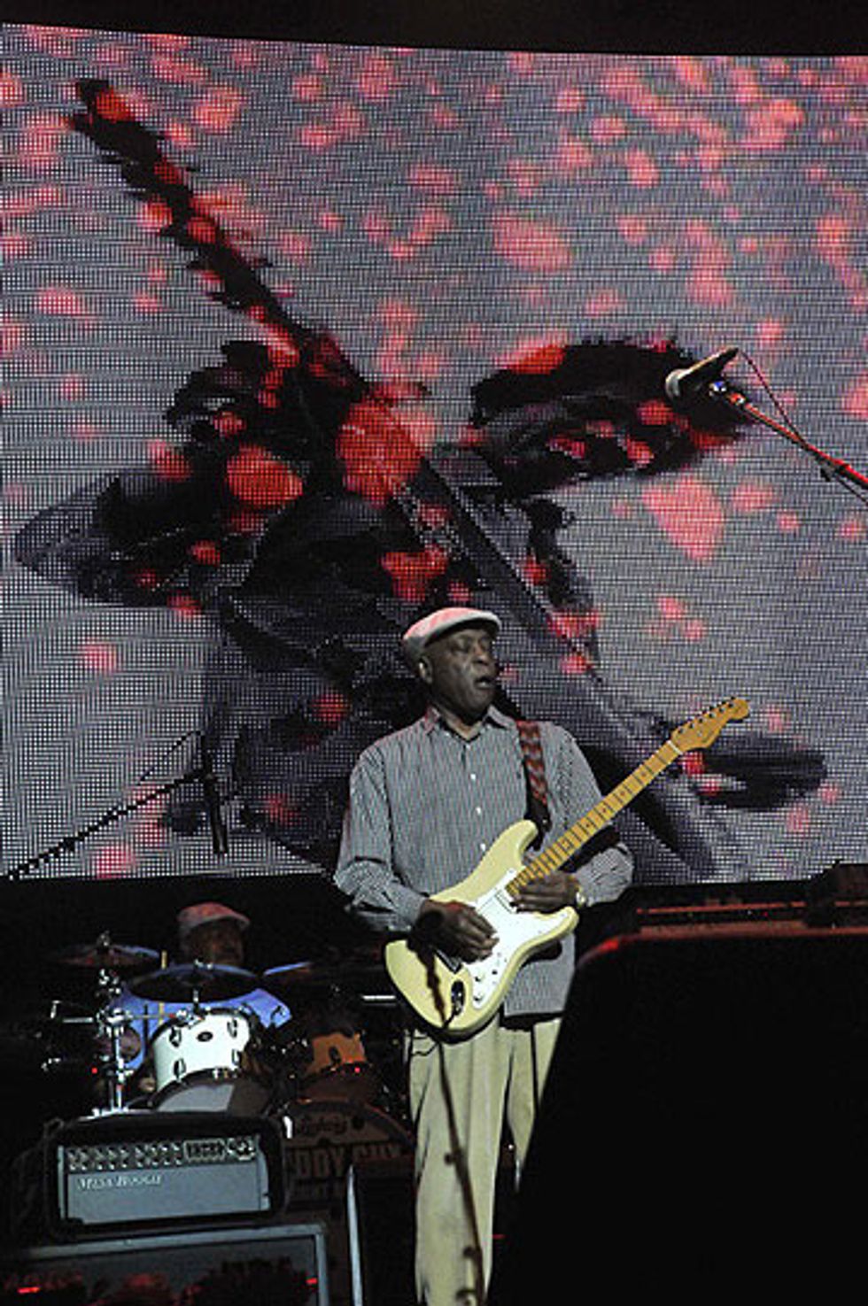 27Apr14_GALL_25-BUDDY-GUY-Jimi-Screen_WEB.jpg