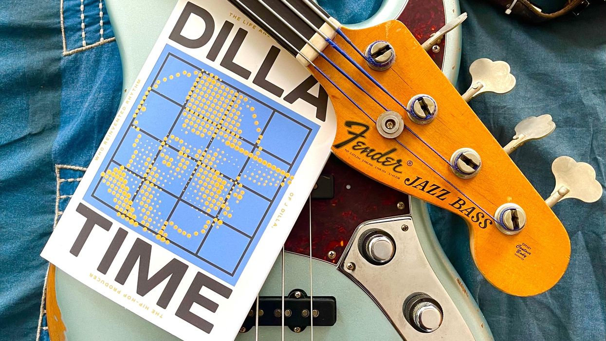 Akai MPC 3000 bass guitar