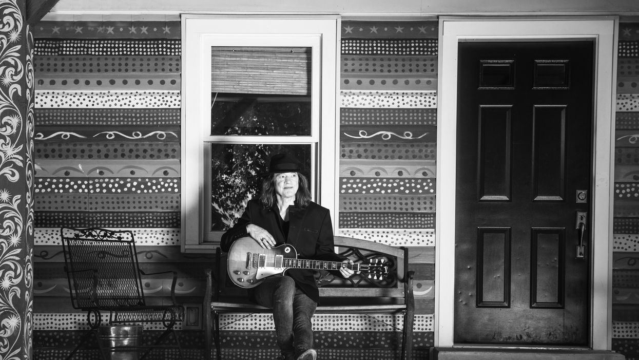 6-String Finger Painting with Robben Ford
