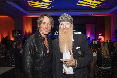 Billy Gibbons Wins BMI Troubadour Award at Rock Event - Premier Guitar