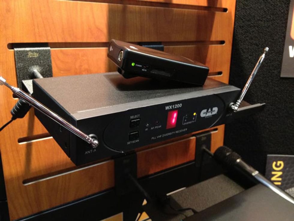 CAD WX1210GTR Guitar Transmitter
