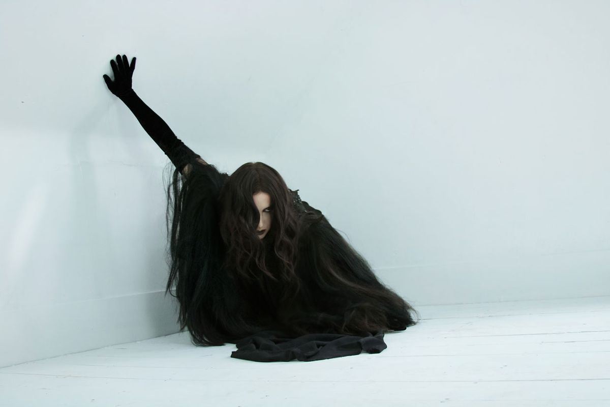 Chelsea Wolfe: Like a Ghost Over a Battlefield