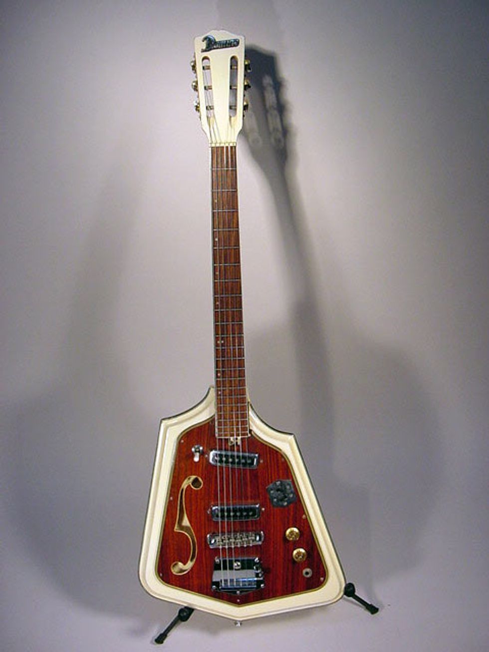 Domino California Rebel