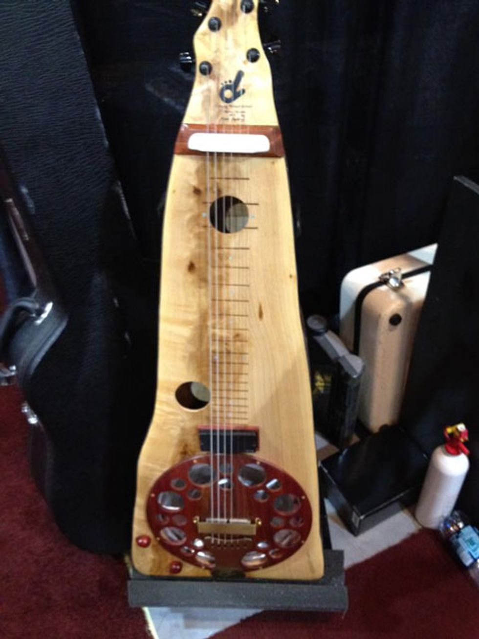 Don't Fret Instruments Reso-Knee