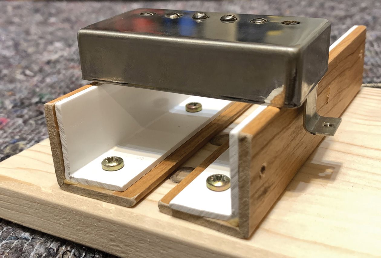 Humbucker helpers Outlet