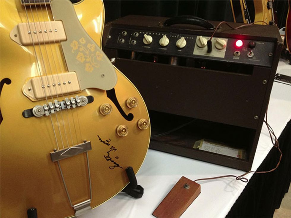 Gibson Scotty Moore ES-295 and Magnatone Amp