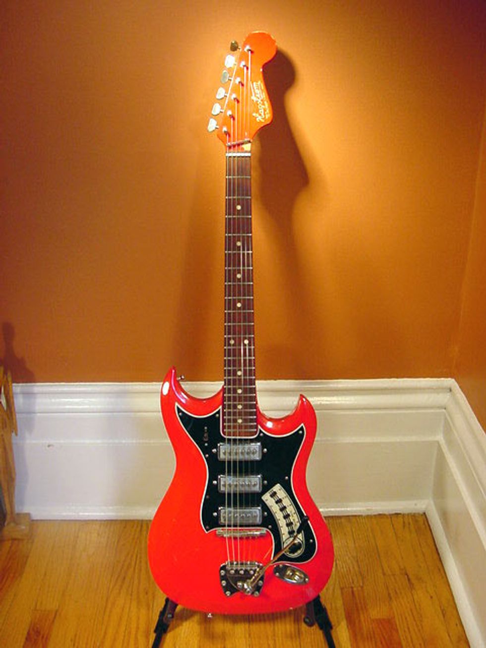 Hagstrom III Red