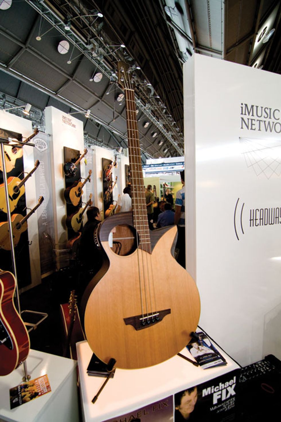 Headway Acoustic Bass