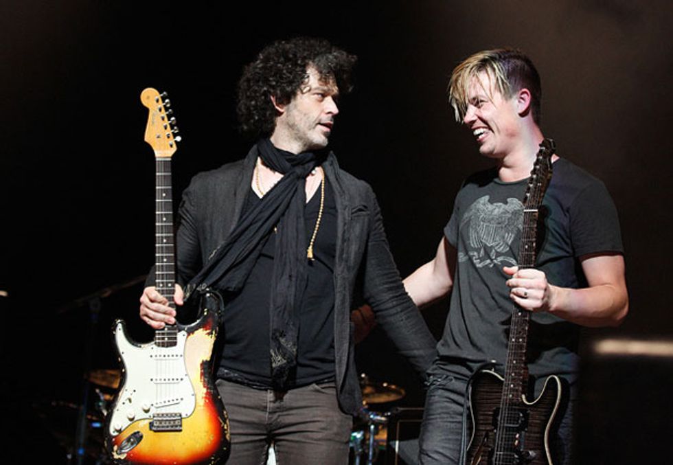Hendrix_01112-Doyle-Bramhall-II-w-Jonny-Lang_Ex-H_4-3-14_Fox_WEB.jpg