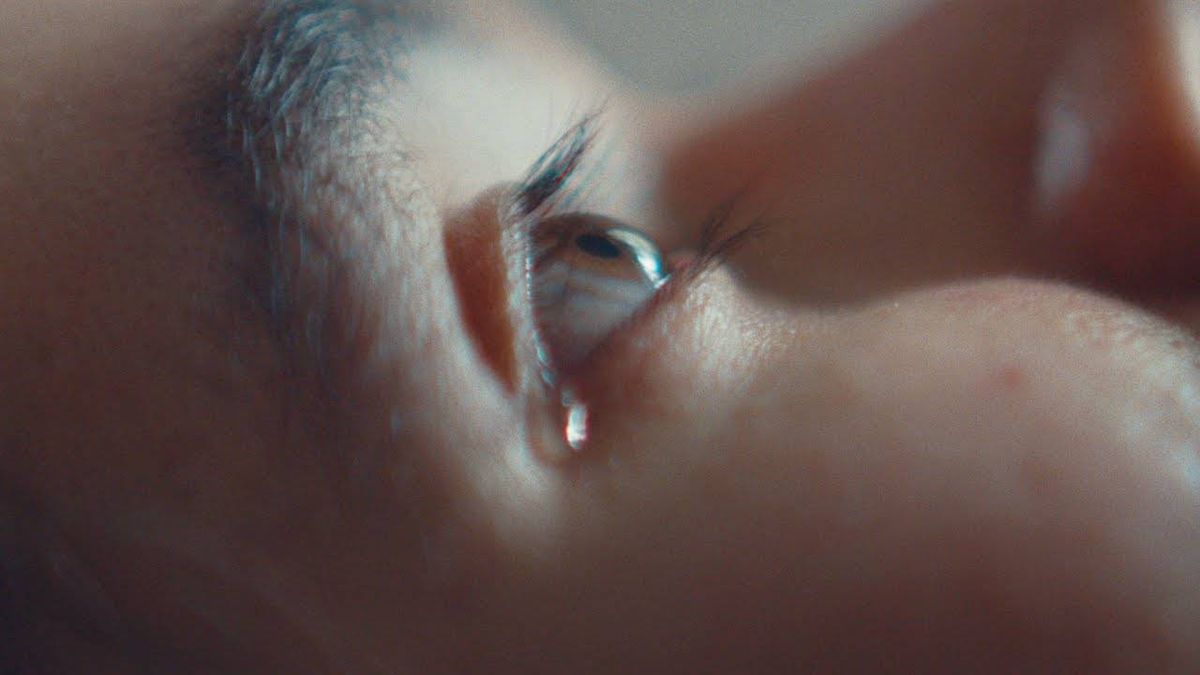 Brazilian Guitar Virtuoso Releases Long Awaited Debut Single "Cryin"