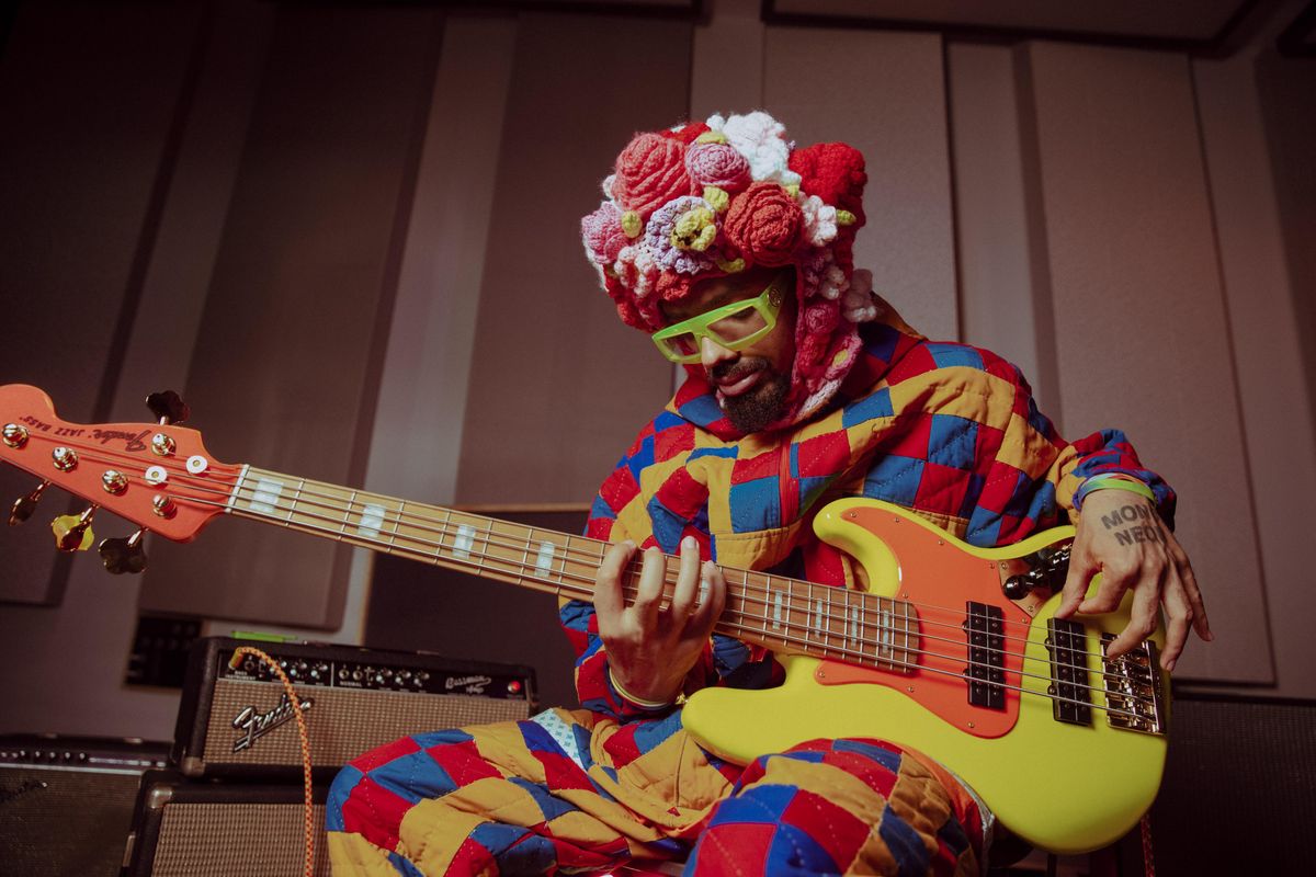 Fender Announces the MonoNeon Signature Jazz Bass V