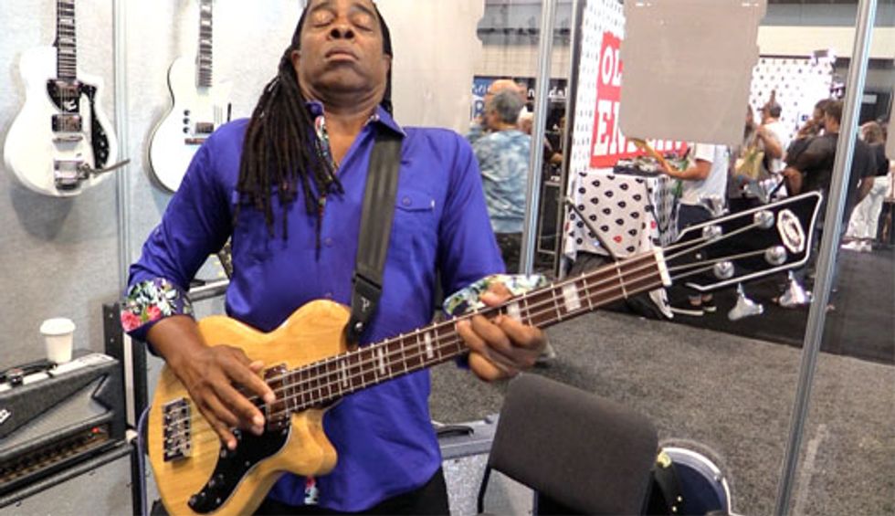 SNAMM '18 - Pigtronix Philosopher Micro Bass Compressor/Sustain Pedal Demo