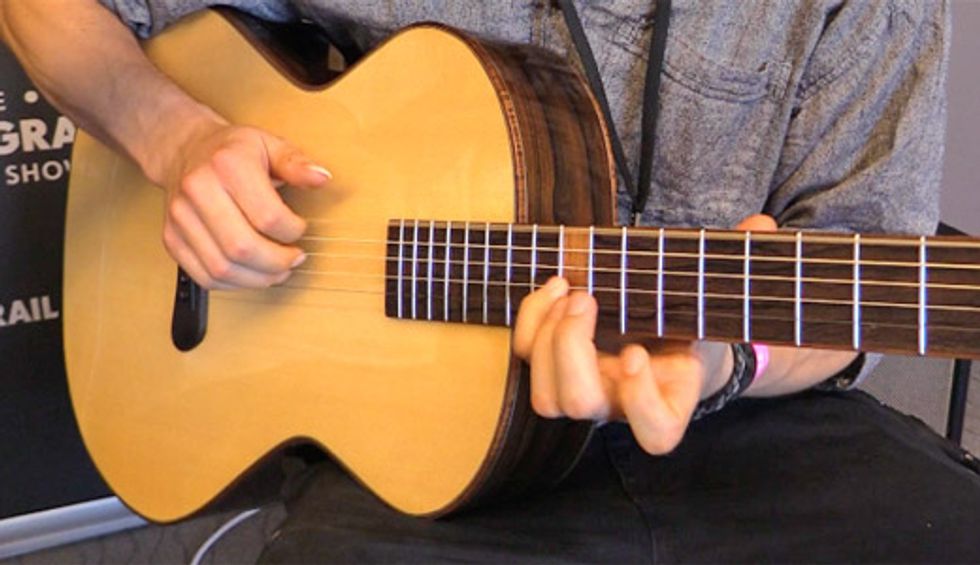 Holy Grail Guitar Show '18 - Skytop Guitars Grand Concert Fingerstyle Demo