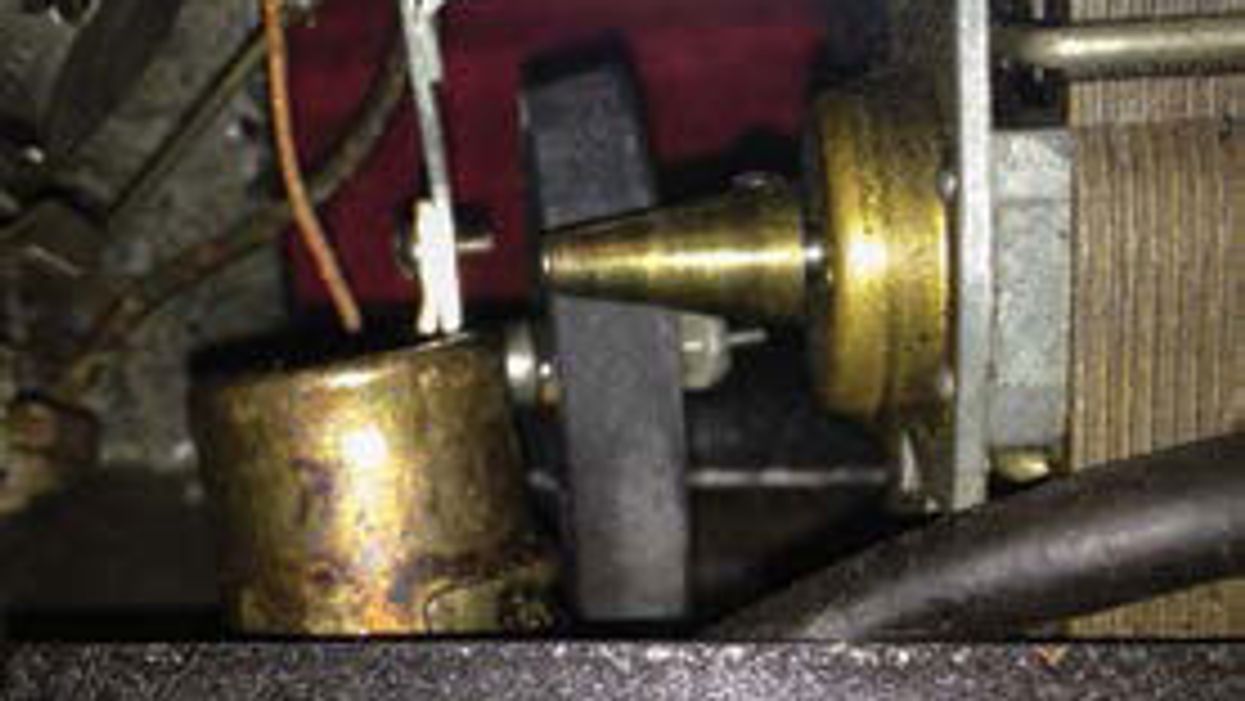 Late-1940s DeArmond 601 Tremolo