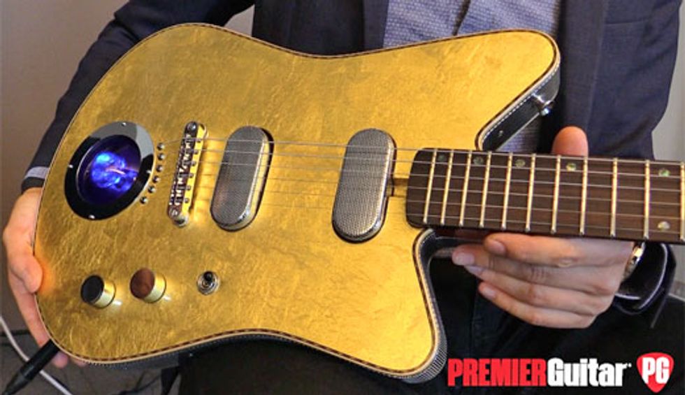 Holy Grail Guitar Show '18 - Versoul Custom Raya 6 and Buxom 12-string Demos