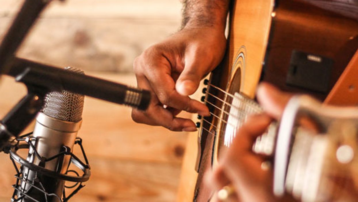 5 Ways to Strum Without A Pick