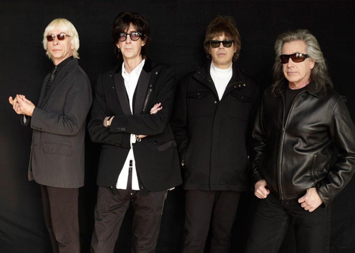 Interview: Elliot Easton - Hello Again