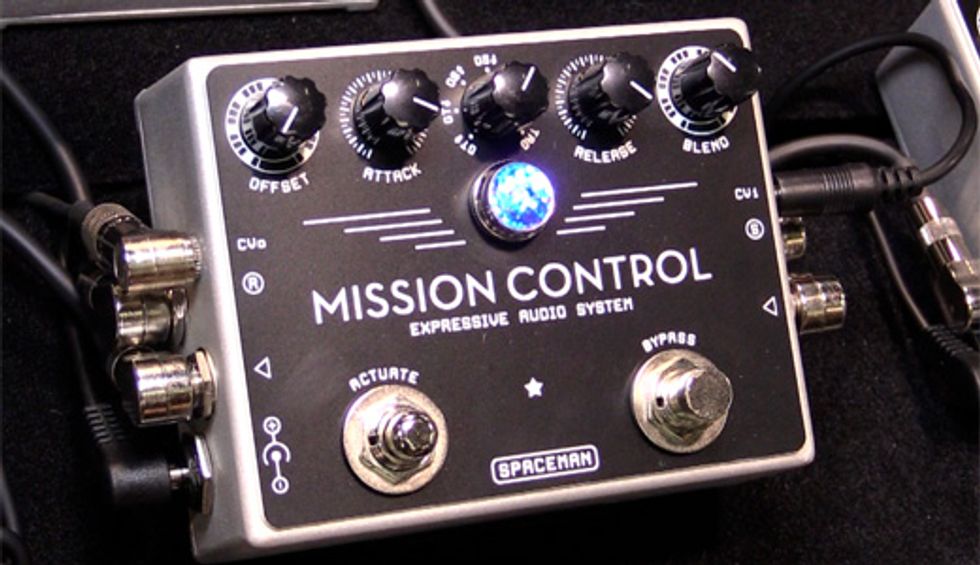 NAMM '19 - Spaceman Effects Mission Control Demo - Premier Guitar