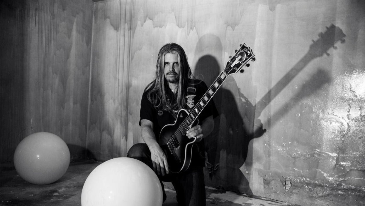 Gibson Releases the Adam Jones 1979V2 Les Paul Custom