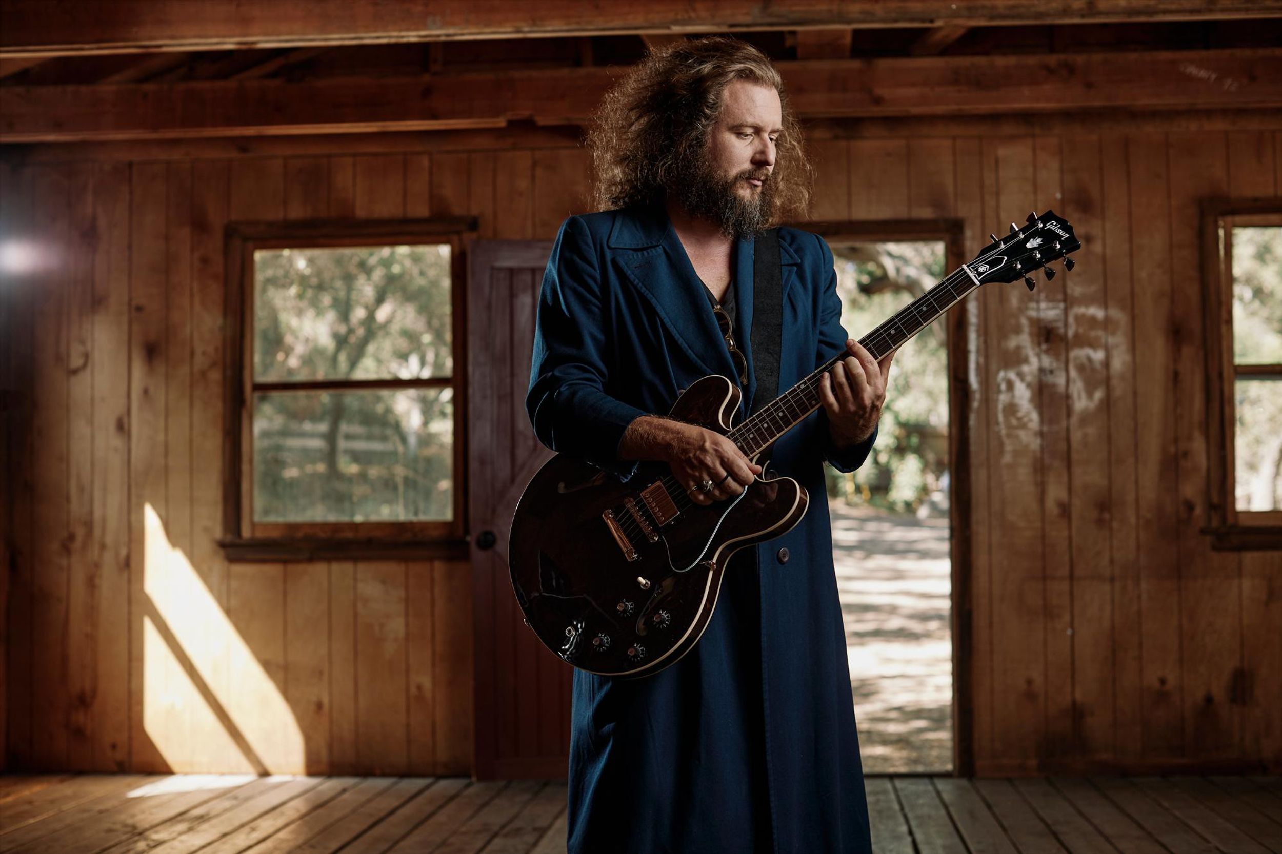 Gibson and Jim James Unveil New Signature ES-335