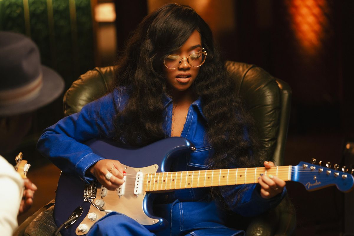 Fender Announces H.E.R. Limited-Edition Stratocaster​