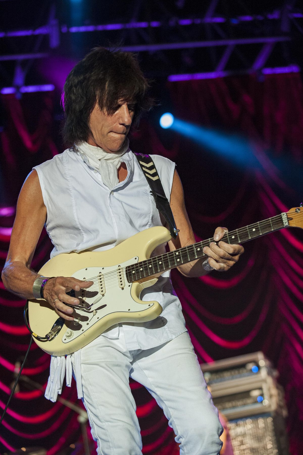 In Honor of Jeff Beck: Guitarists Pay Tribute