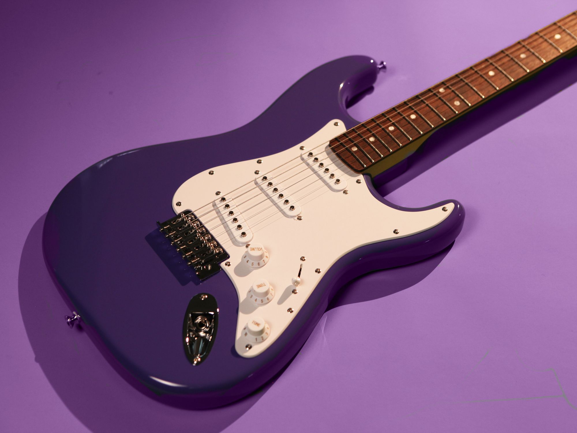 Fender Unveils Squier Sonic Series