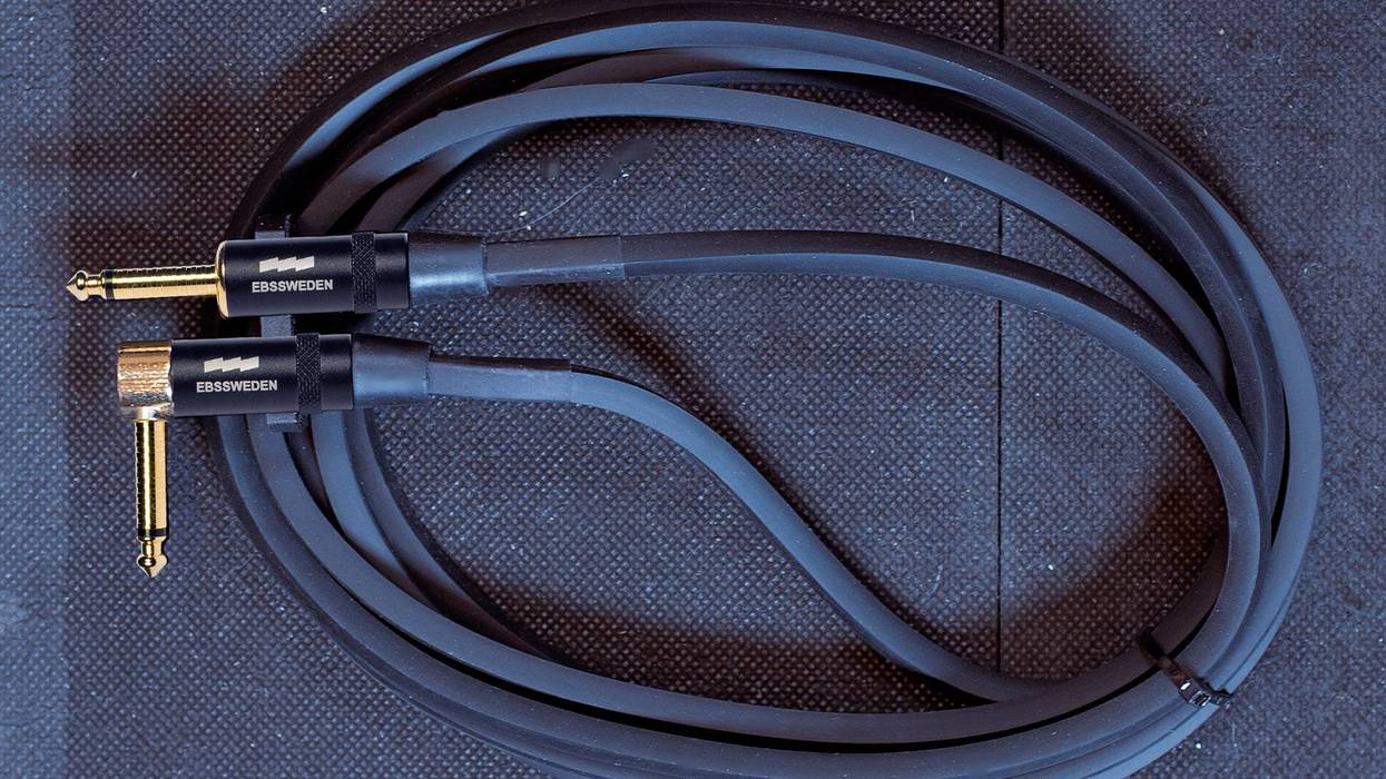 EBS Introduces CurlySquare and Regular Square Bass Cables