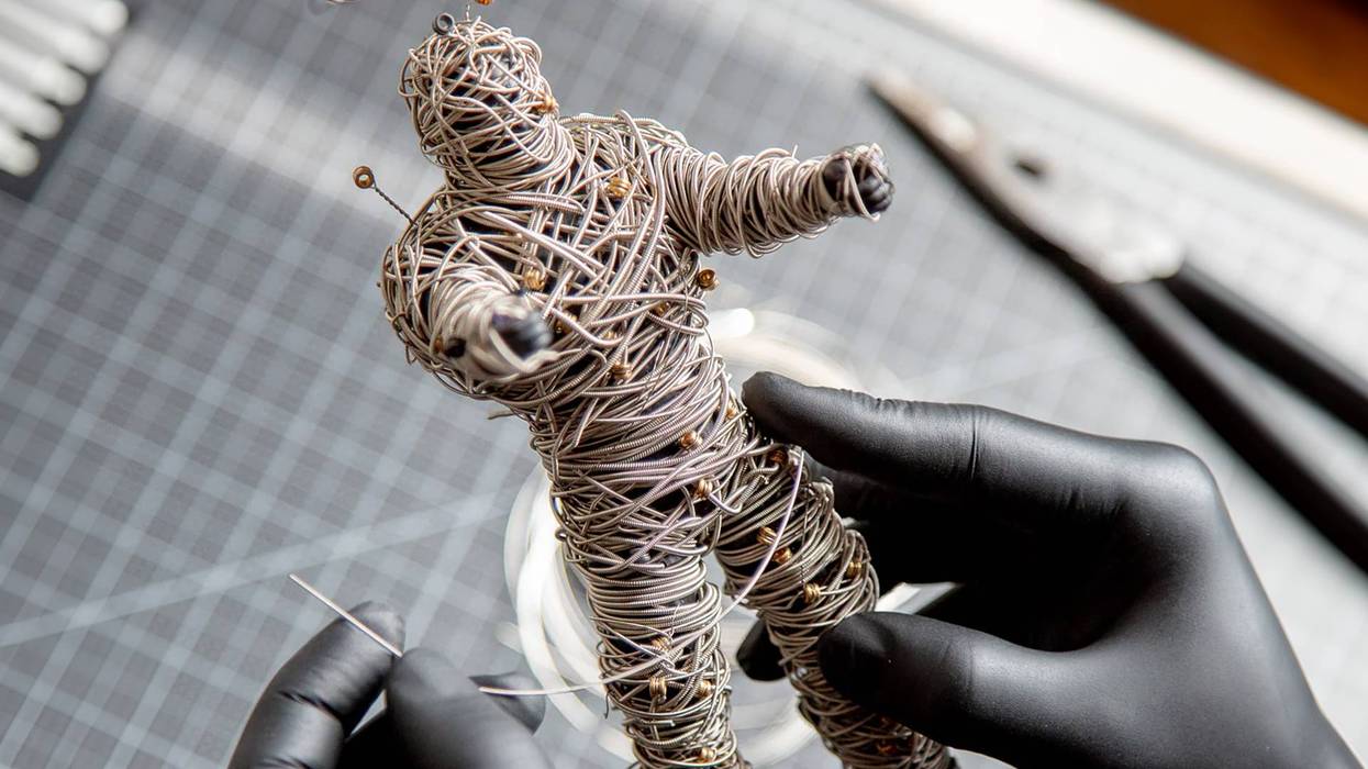 FRET12 Launches the String Thing Guitar String Upcycling Mummy