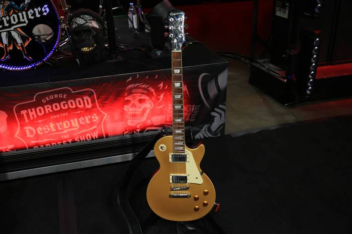 Jim Suhler com Epiphone Les Paul Traditional Pro III Goldtop