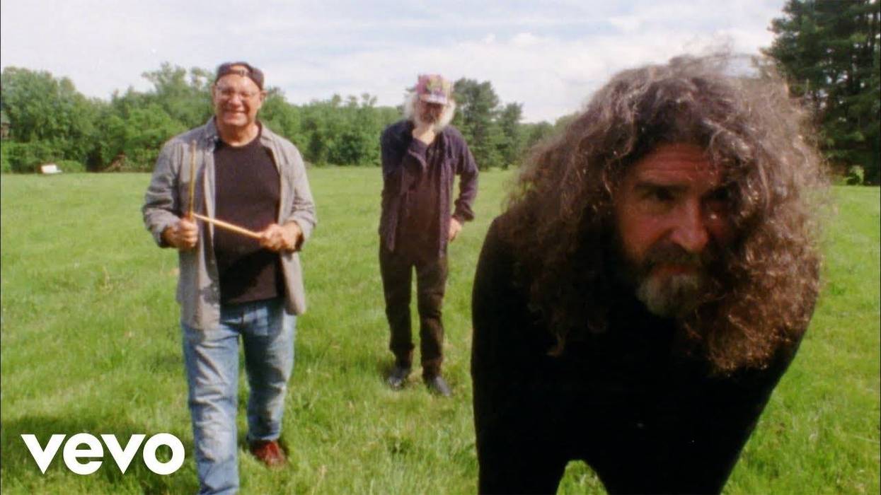 Dinosaur Jr. Announce New Album, "There Near" Out August 28th