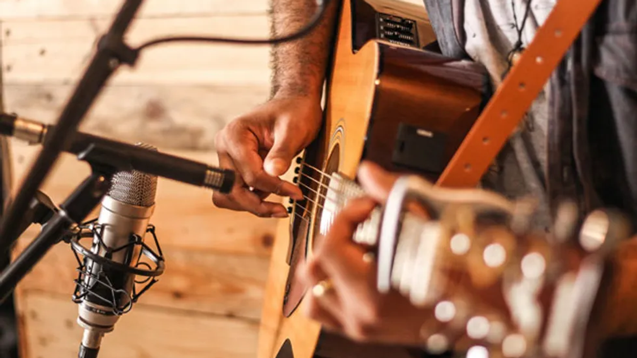 5 Ways to Strum Without A Pick