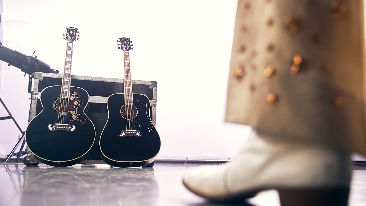 Gibson Unveils the Elvis Dove and SJ-200