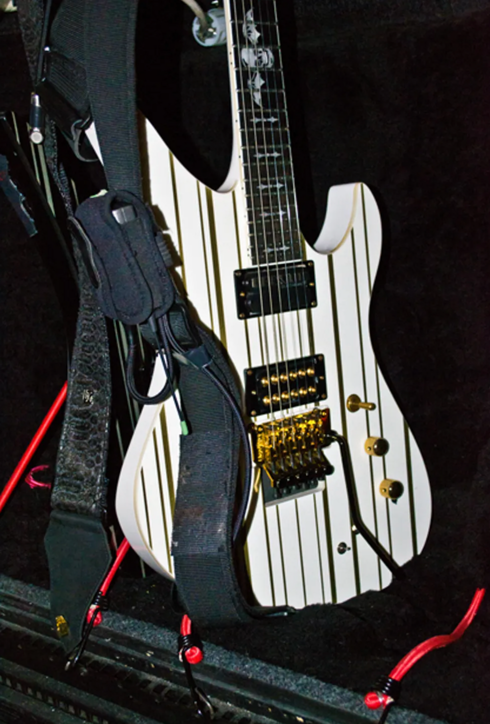 Einde Installatie Bedoel Rig Rundown: Avenged Sevenfold's Synyster Gates, Zacky Vengeance, and  Johnny Christ - Premier Guitar