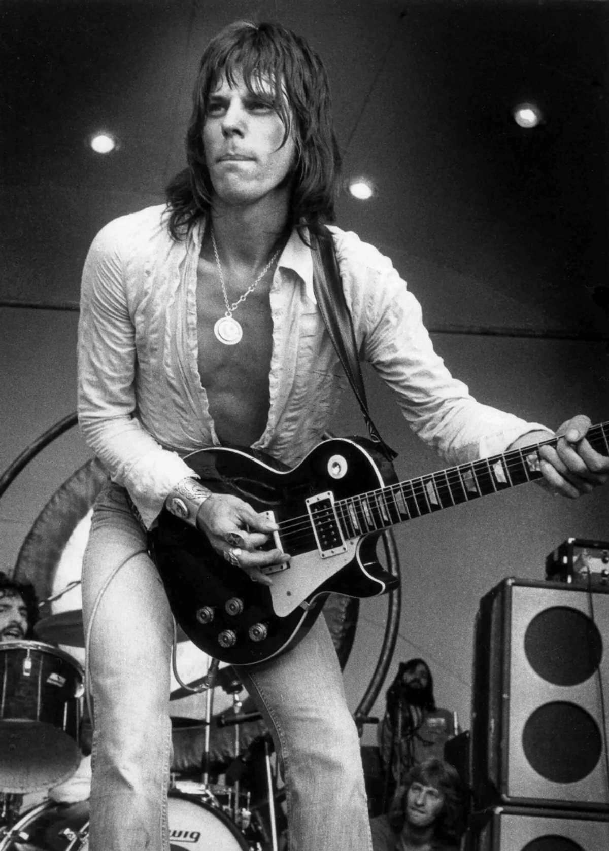 Jeff Beck playing oxblood guitar live in 1954