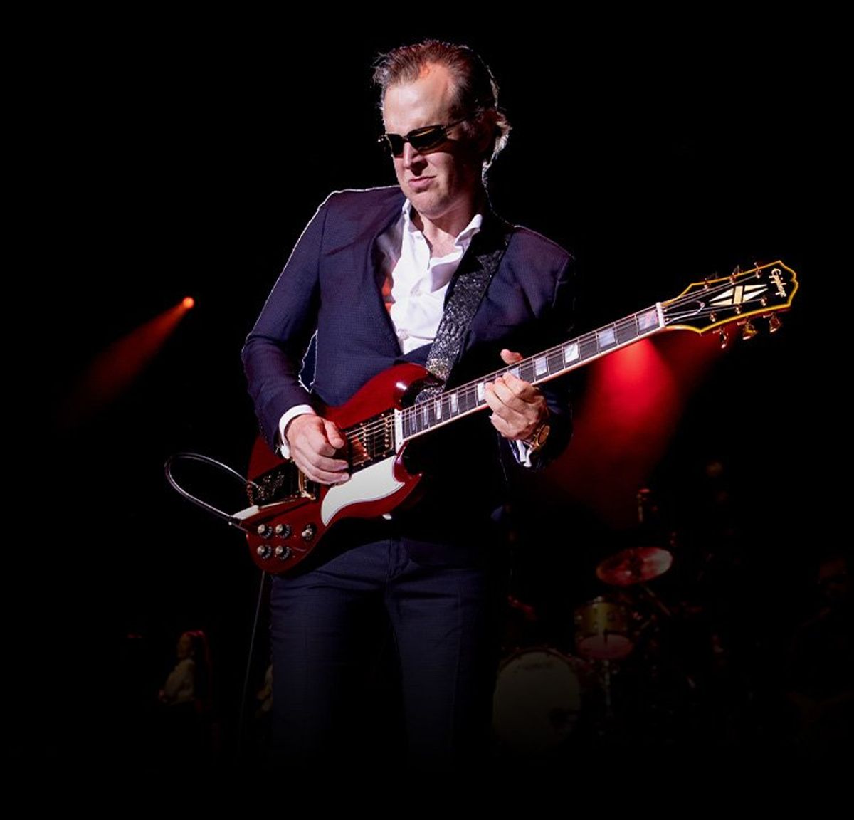 Joe Bonamassa and Epiphone Red SG Custom guitar