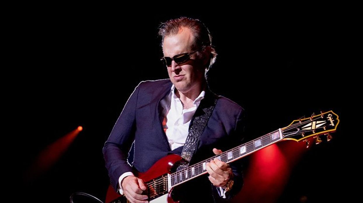 Joe Bonamassa and Epiphone Red SG Custom guitar