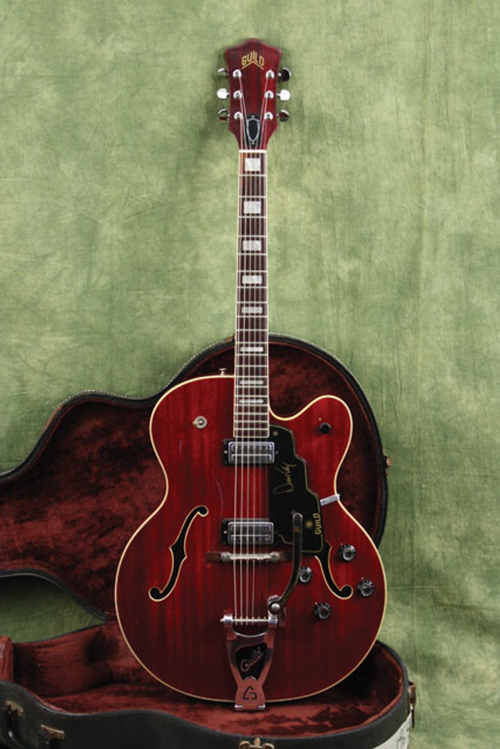 June: 1969 Guild Duane Eddy 400