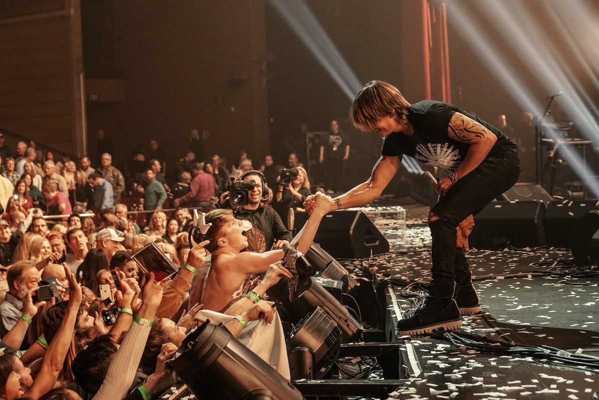 Country-Rocker Keith Urban’s 6-String Finesse, Hidden in Plain Sight