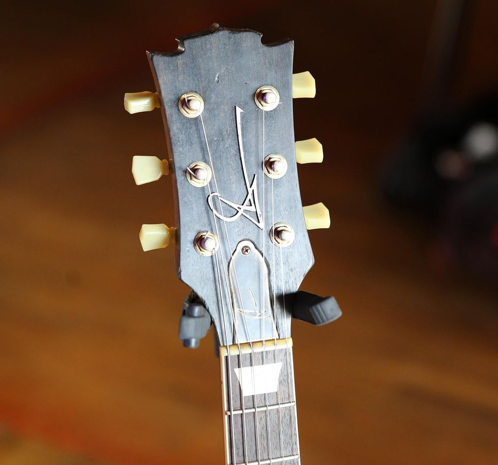 leo scala guitar headstock