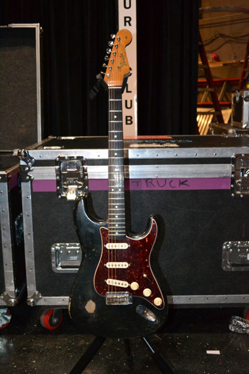 Mar14_GALL_21KU_KeithUrbanGear_BlackVintageStrat_WEB.jpg