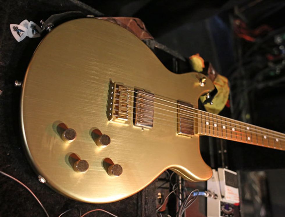 MelvinsRR_02Guitar-Gold1-WEB.jpg