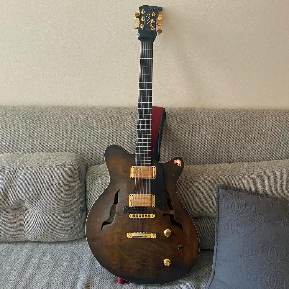 Moffa Lorraine Prima semi-hollowbody guitar
