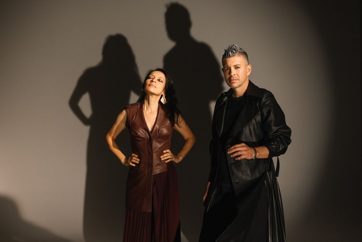 Rodrigo y Gabriela’s Brave New World