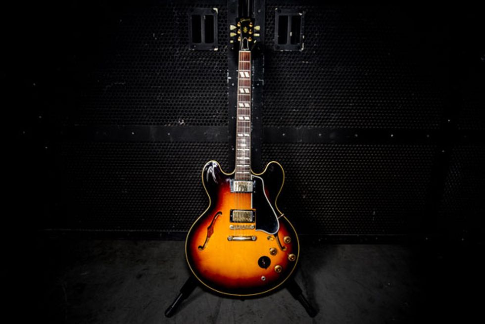 OCT15_PG_GALL_Bonamassa_ES345Sunburst.jpg