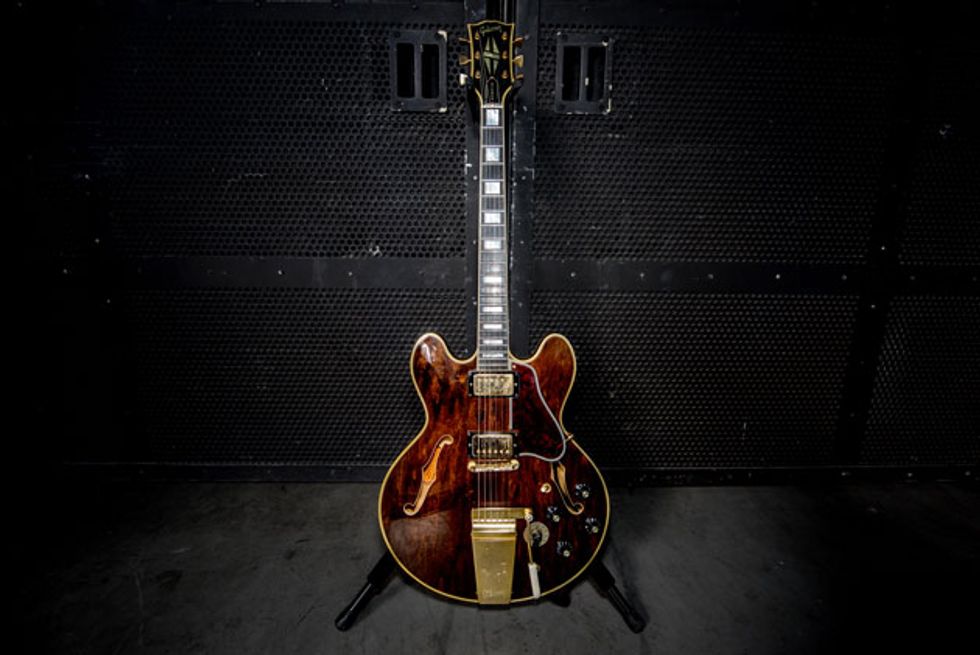 OCT15_PG_GALL_Bonamassa_Walnut355.jpg